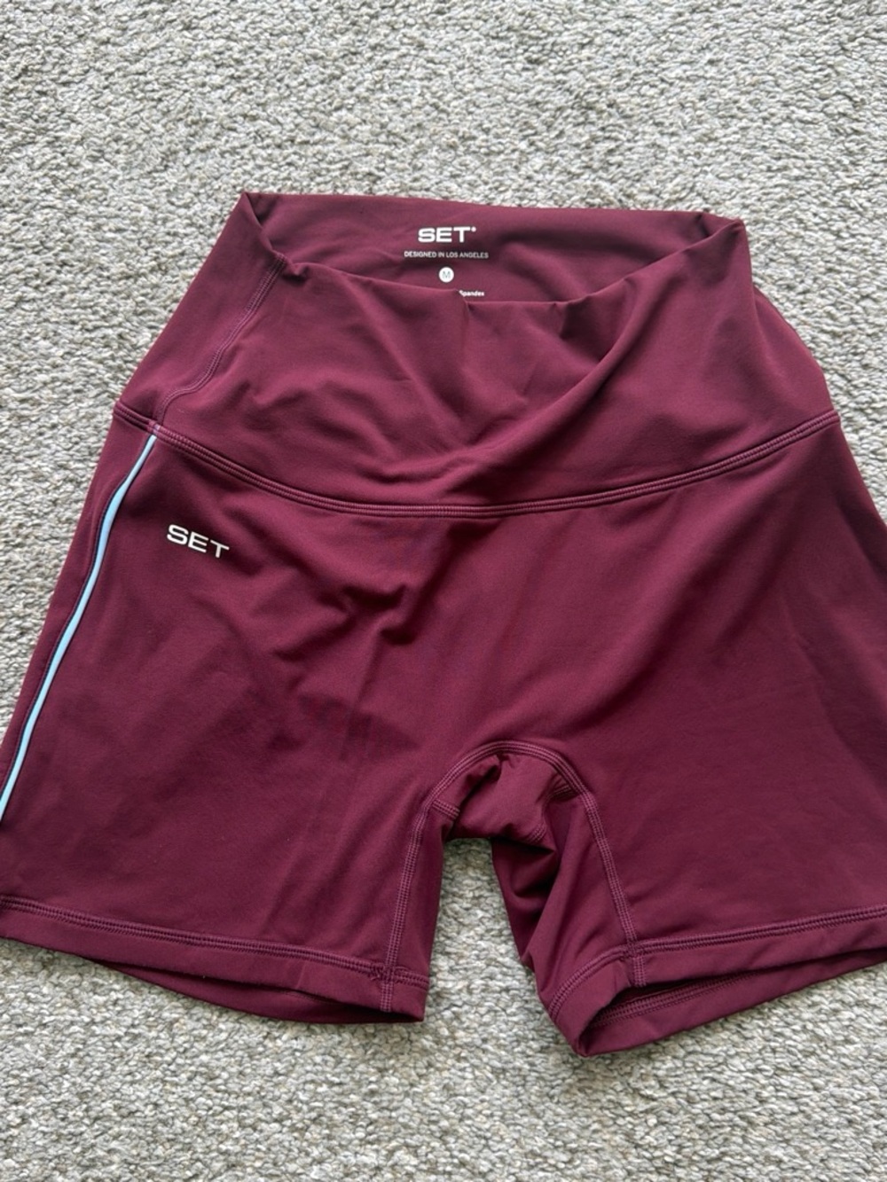 SET ACTIVE AERALINE™ BREATHE PIPE SHORTS - COASTER size Medium